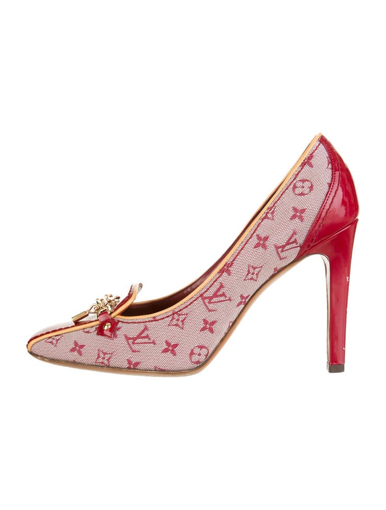 Louis Vuitton Pumps Shoes LOU21532 The RealReal