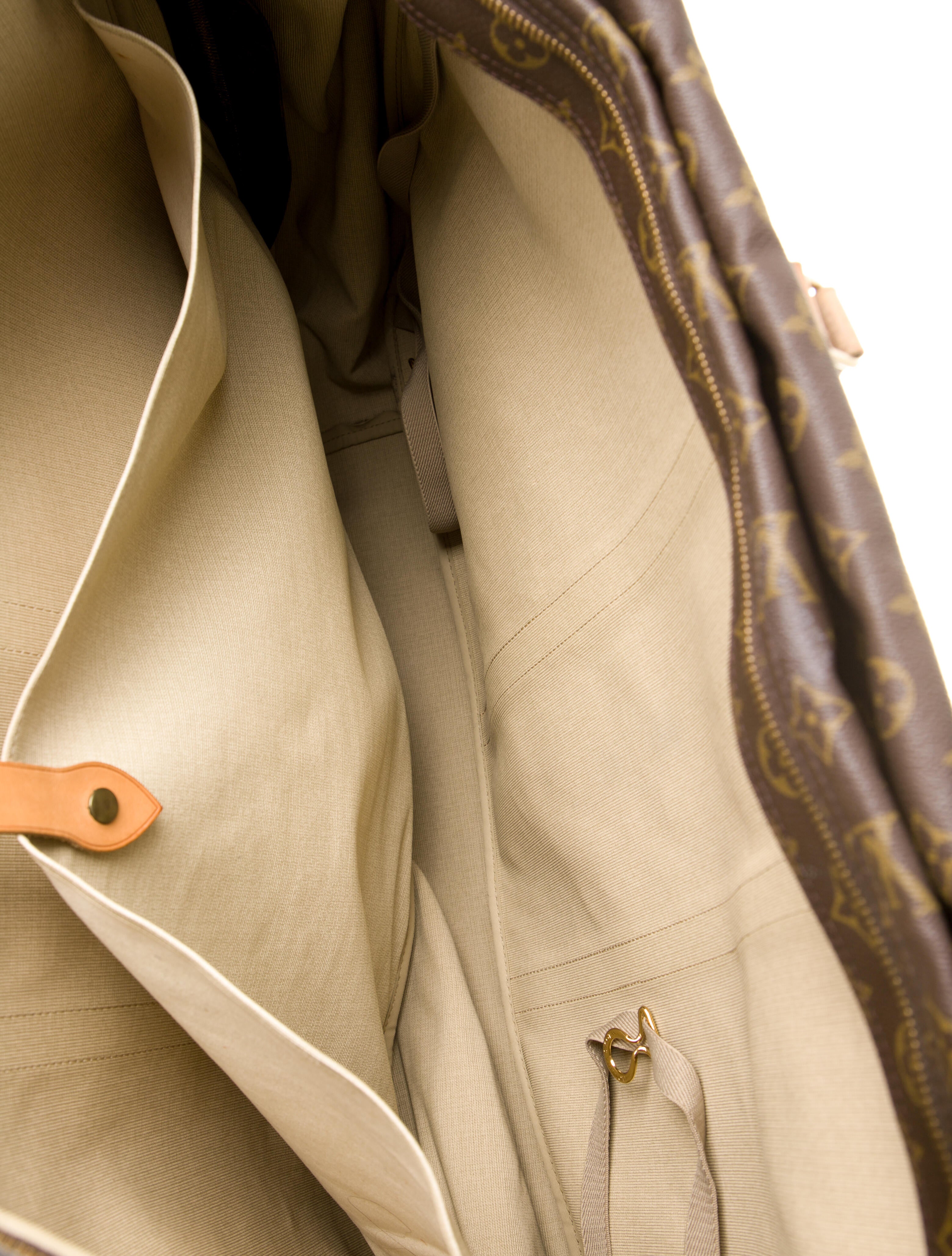 Louis Vuitton Monogram Sirius 70