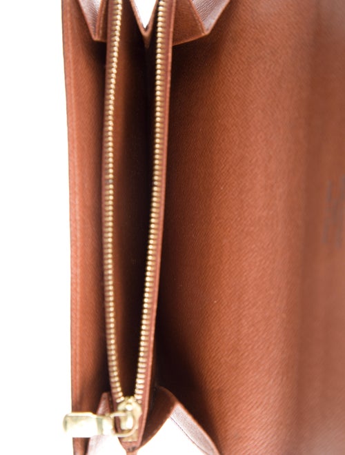 Louis Vuitton 2007 LV Monogram International Wallet