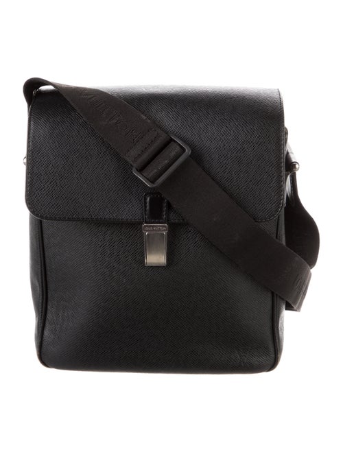 Louis Vuitton Taïga Yaranga Camera Bag