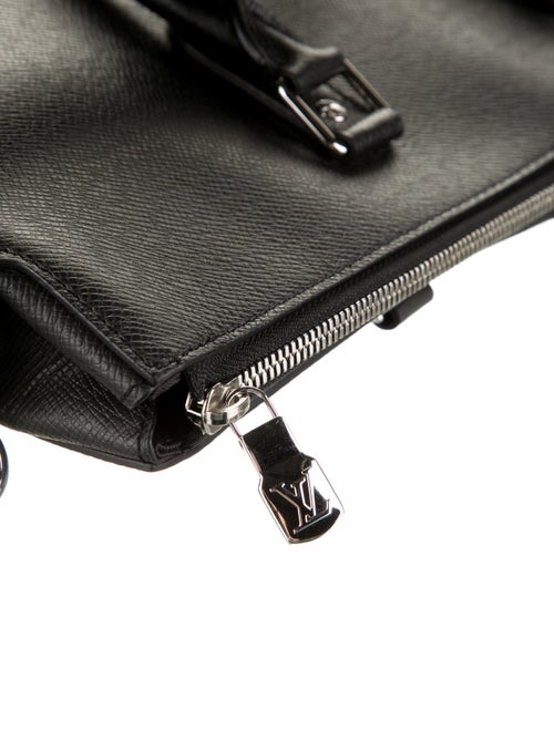 Louis Vuitton Taïga Anton Soft Briefcase