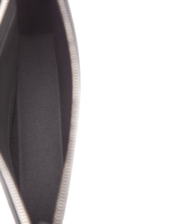 Louis Vuitton Taiga Pochette Voyage MM