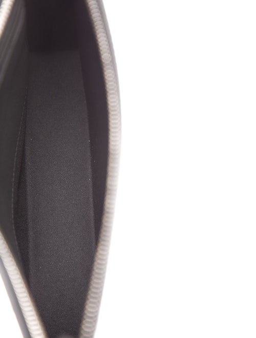 Louis Vuitton Taiga Pochette Voyage MM