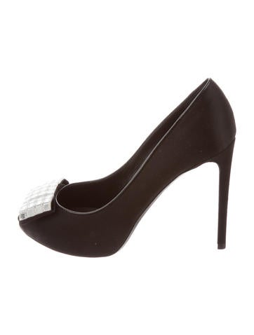 Louis Vuitton Satin Bow Pumps
