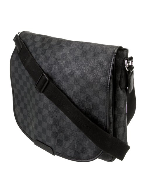 Louis Vuitton Damier Graphite Messenger Bag MM