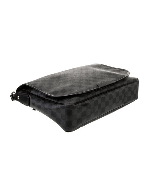 Louis Vuitton Damier Graphite Messenger Bag MM
