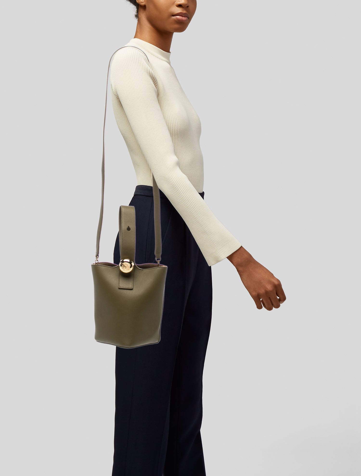 Loewe Leather Pebble Medium 2024