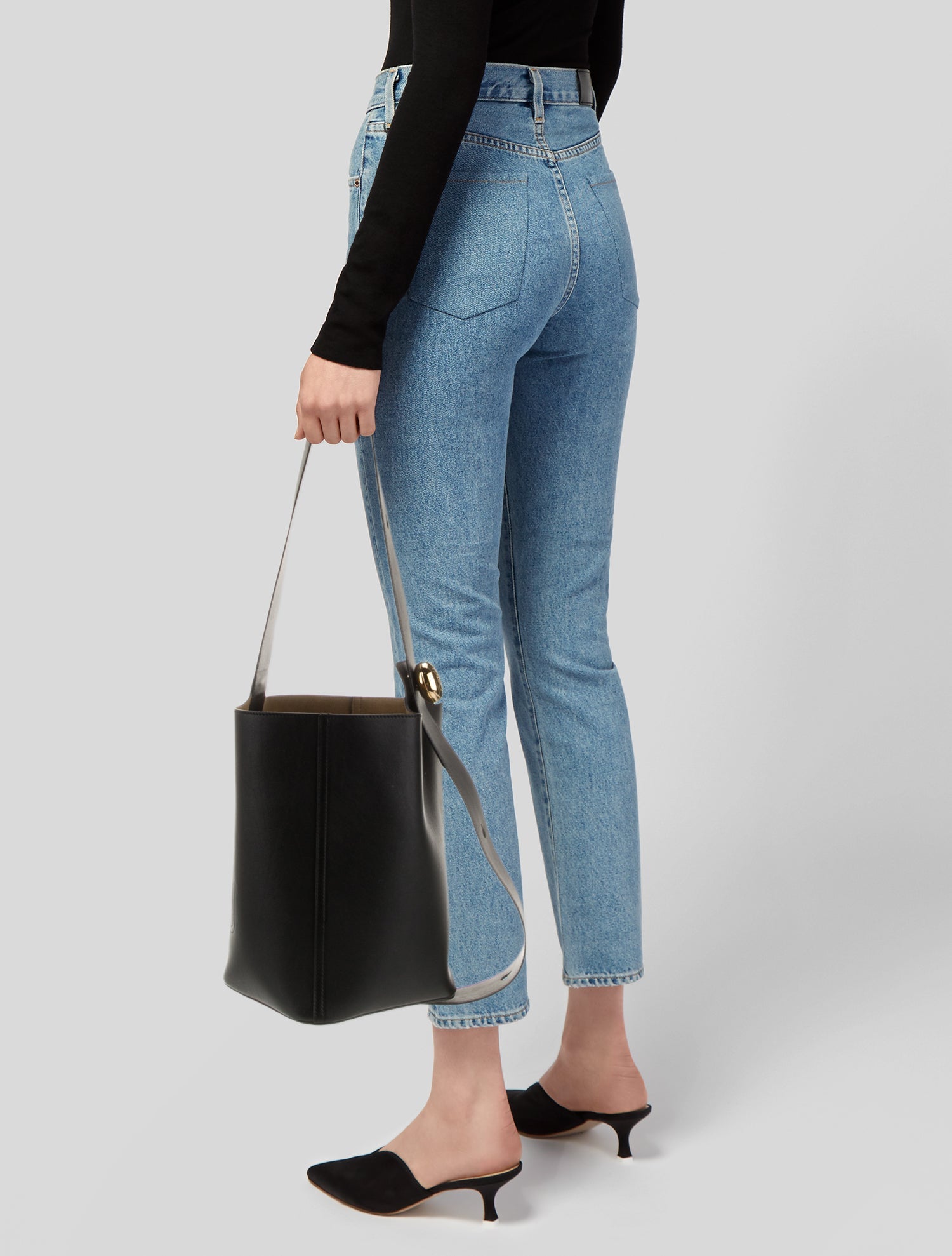 Loewe Leather Pebble 2023