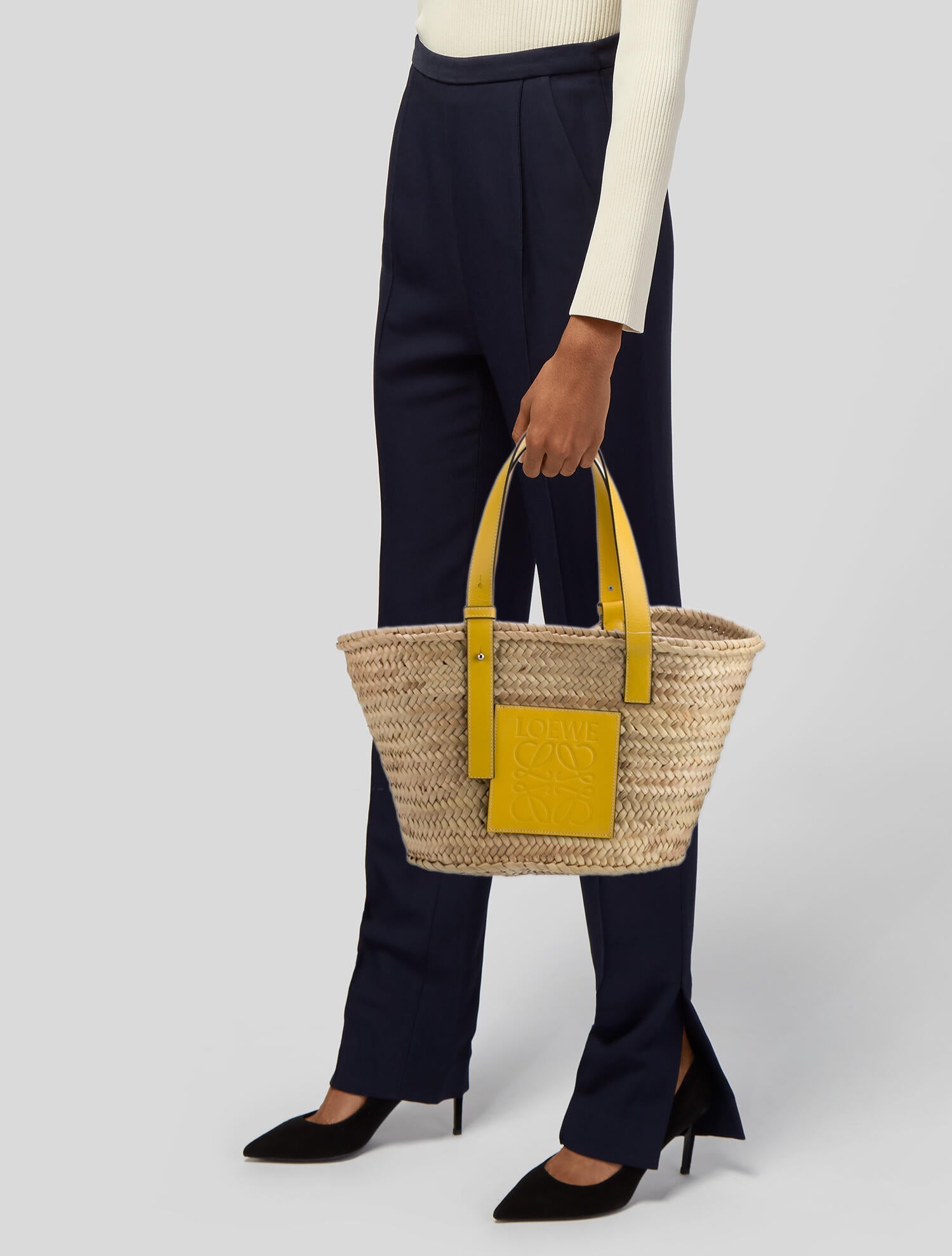 Loewe Raffia Basket Medium