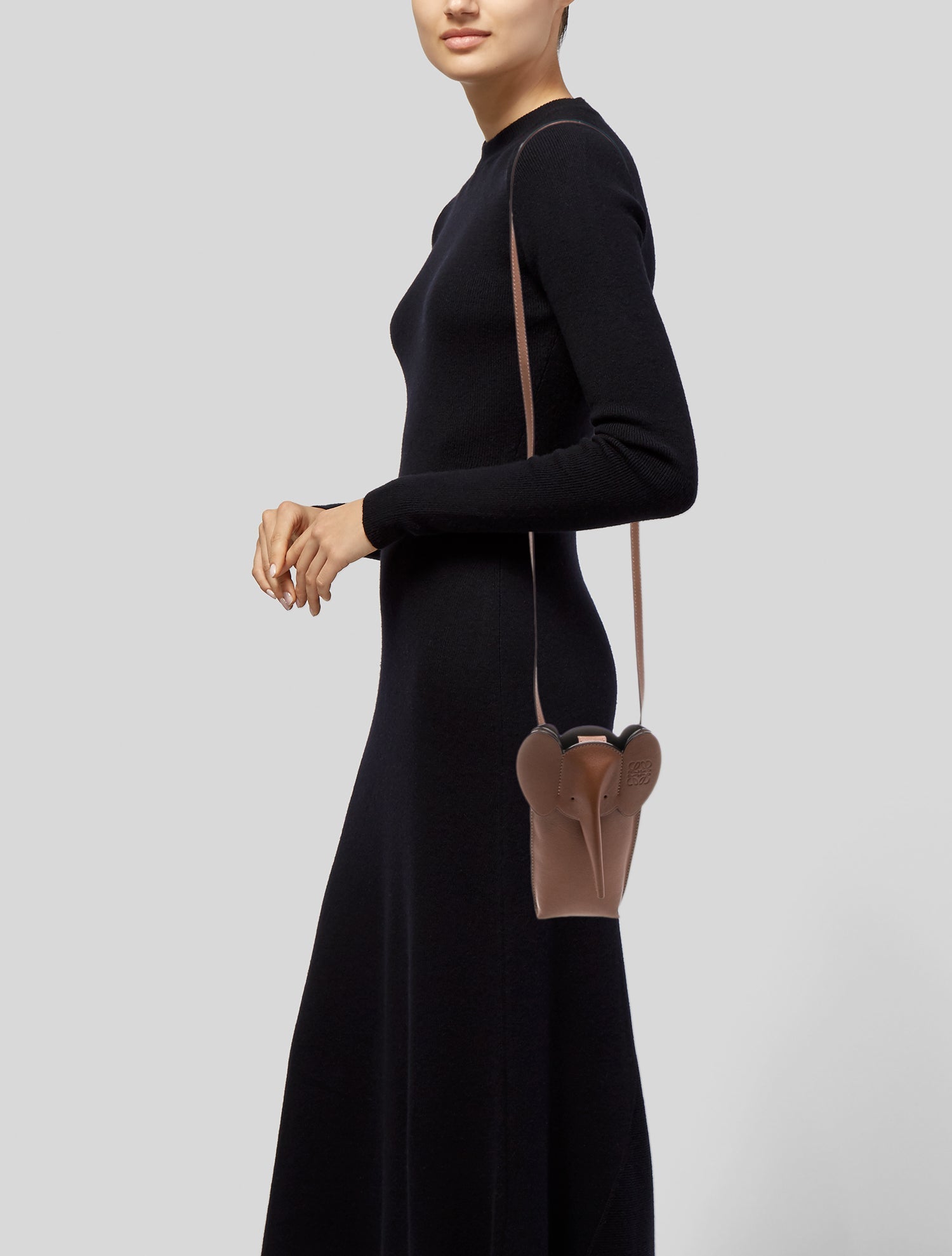 【THE ROW】Medicine Pouch in Leather ショルダーバッグ The Row Leather Medicine Pouch - Black Crossbody Bags