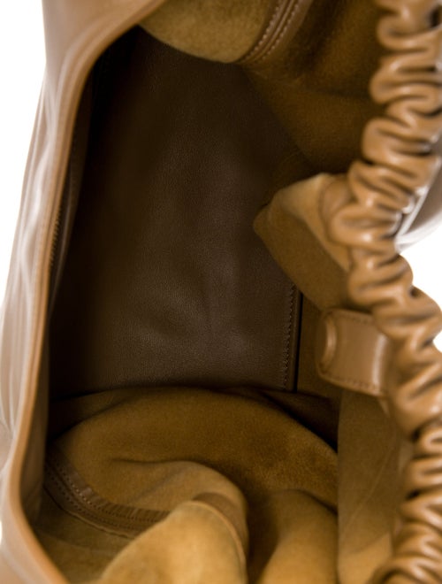 Loewe Lambskin Squeeze Medium 2023