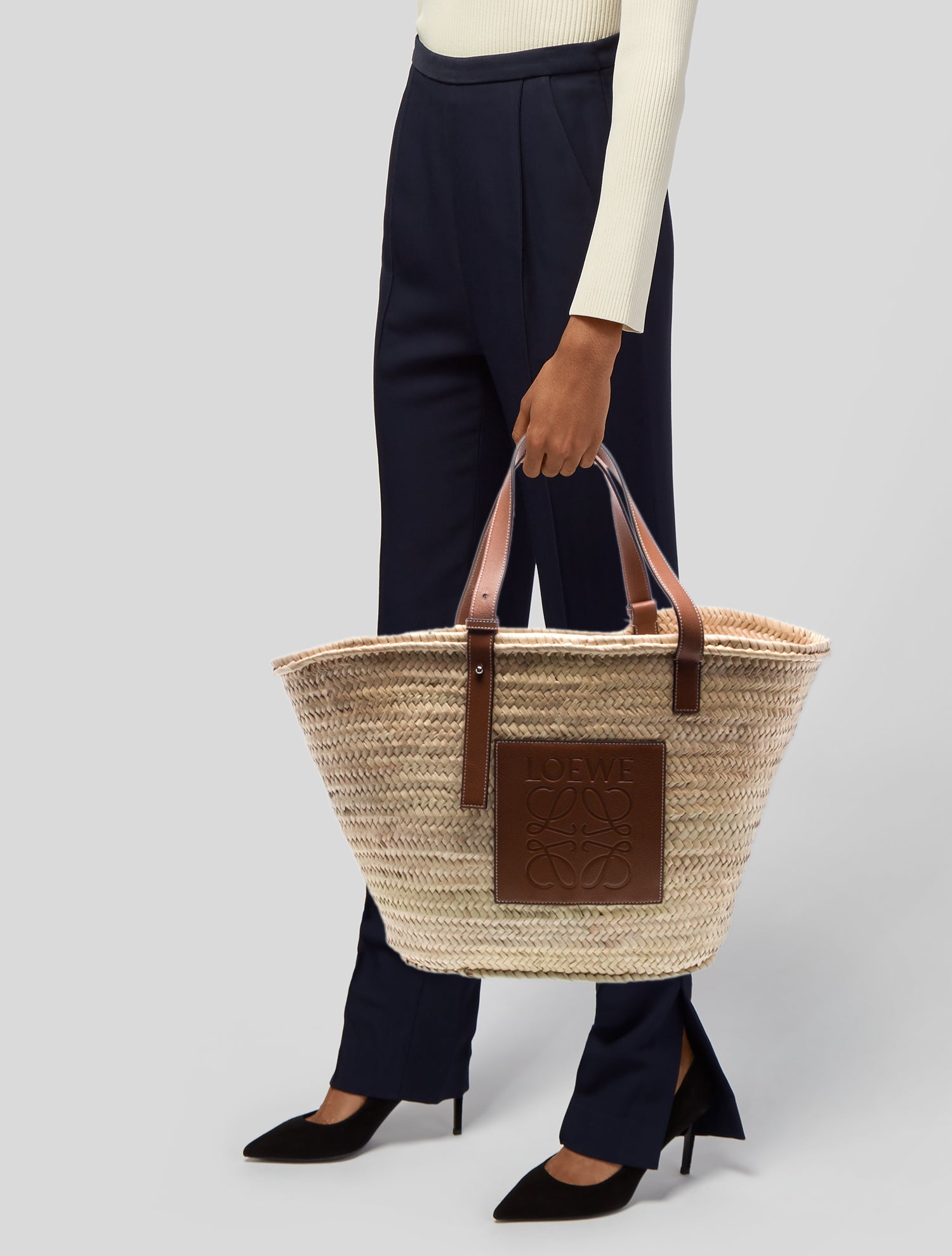 Loewe Raffia Basket 2023