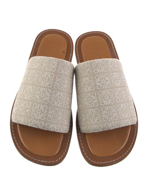 Loewe Canvas Slides