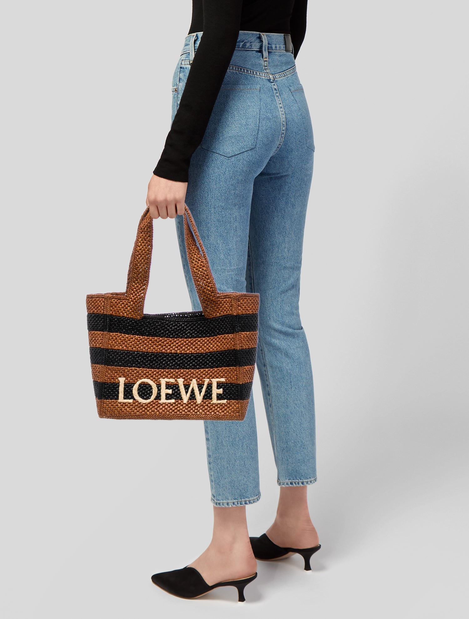 Loewe Raffia Font cloth handbag Medium 2024