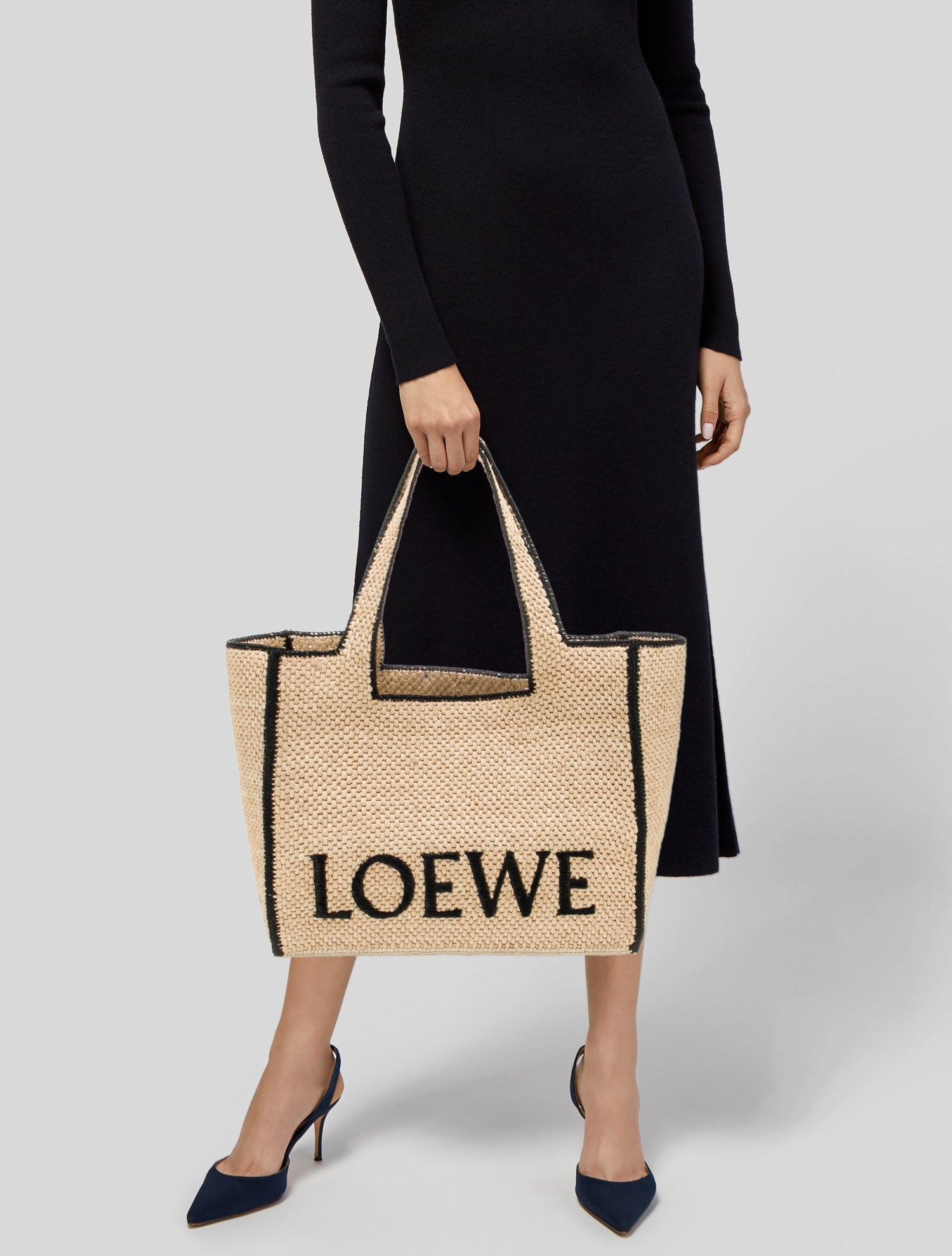 Loewe Raffia Font Large 2023