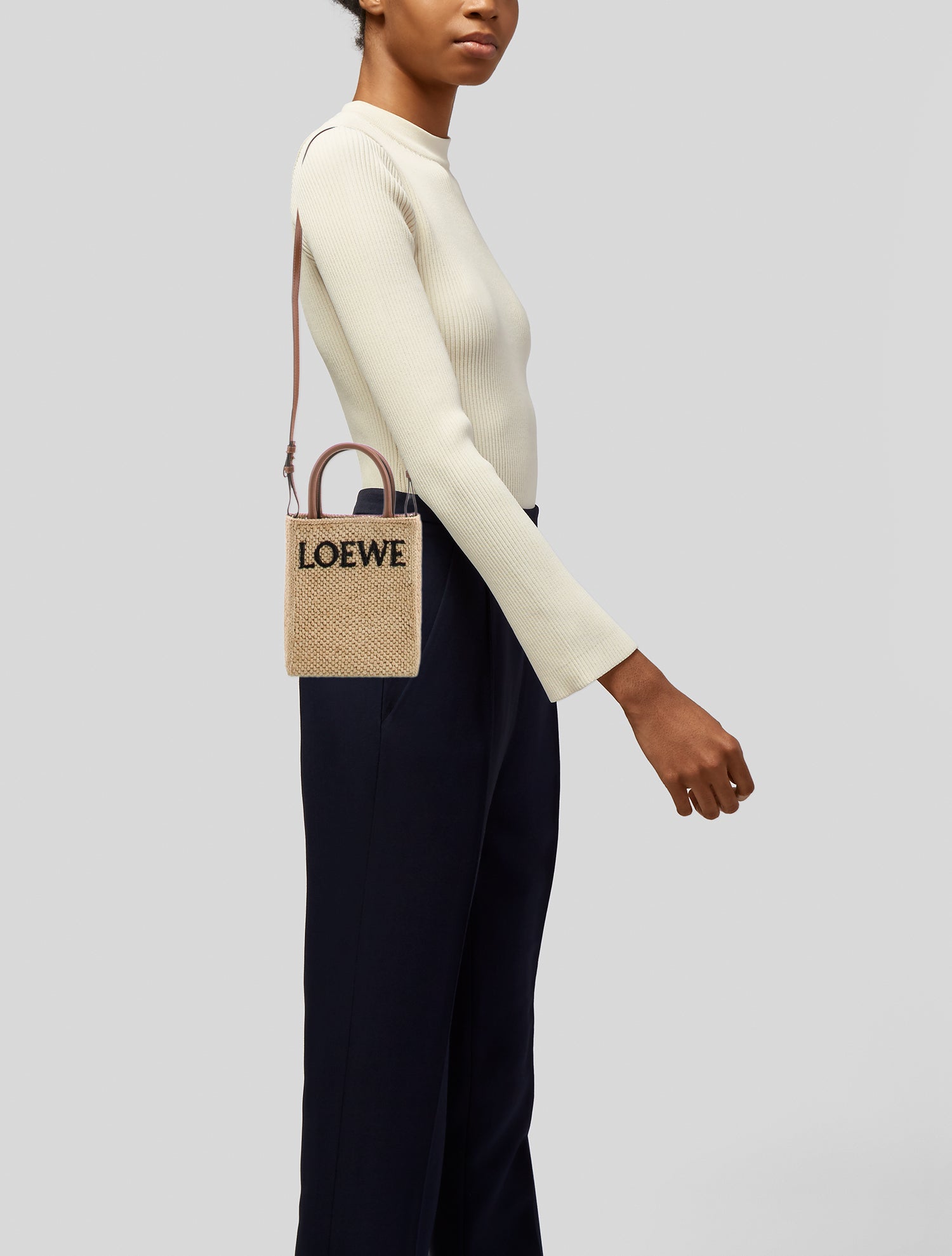 Loewe Raffia A5 2022