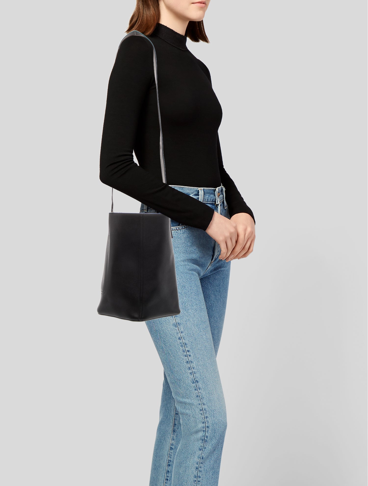 Loewe Leather Pebble 2023