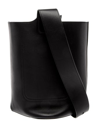 Loewe Leather Pebble bucket Medium 2024