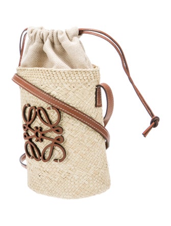 Loewe Straw Anagram 2023