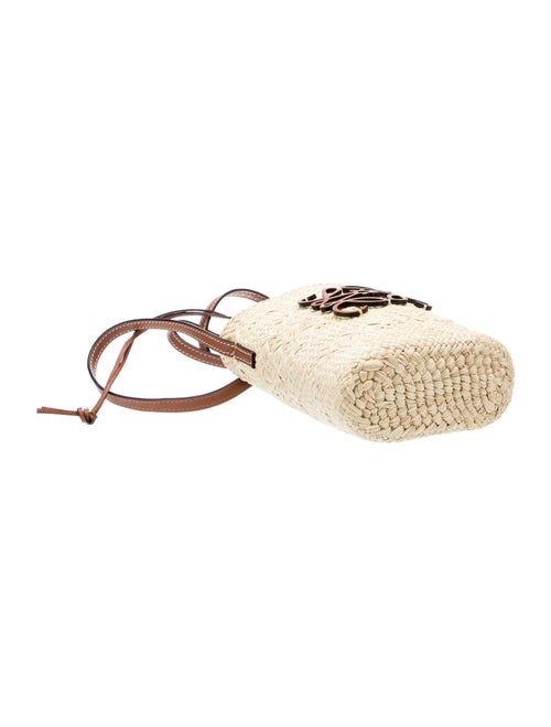 Loewe Straw Anagram 2023