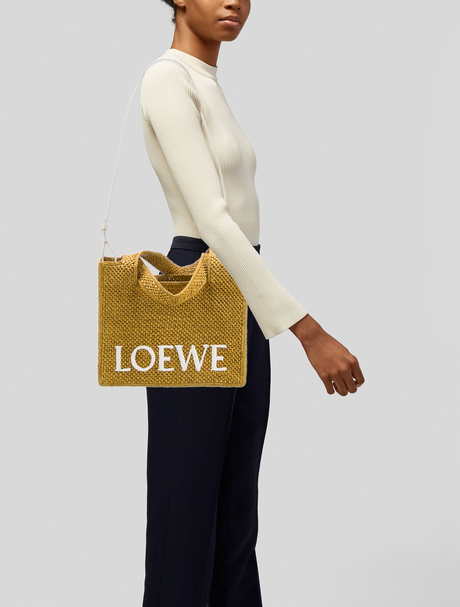 Loewe Raffia Messenger Bag Medium 2023