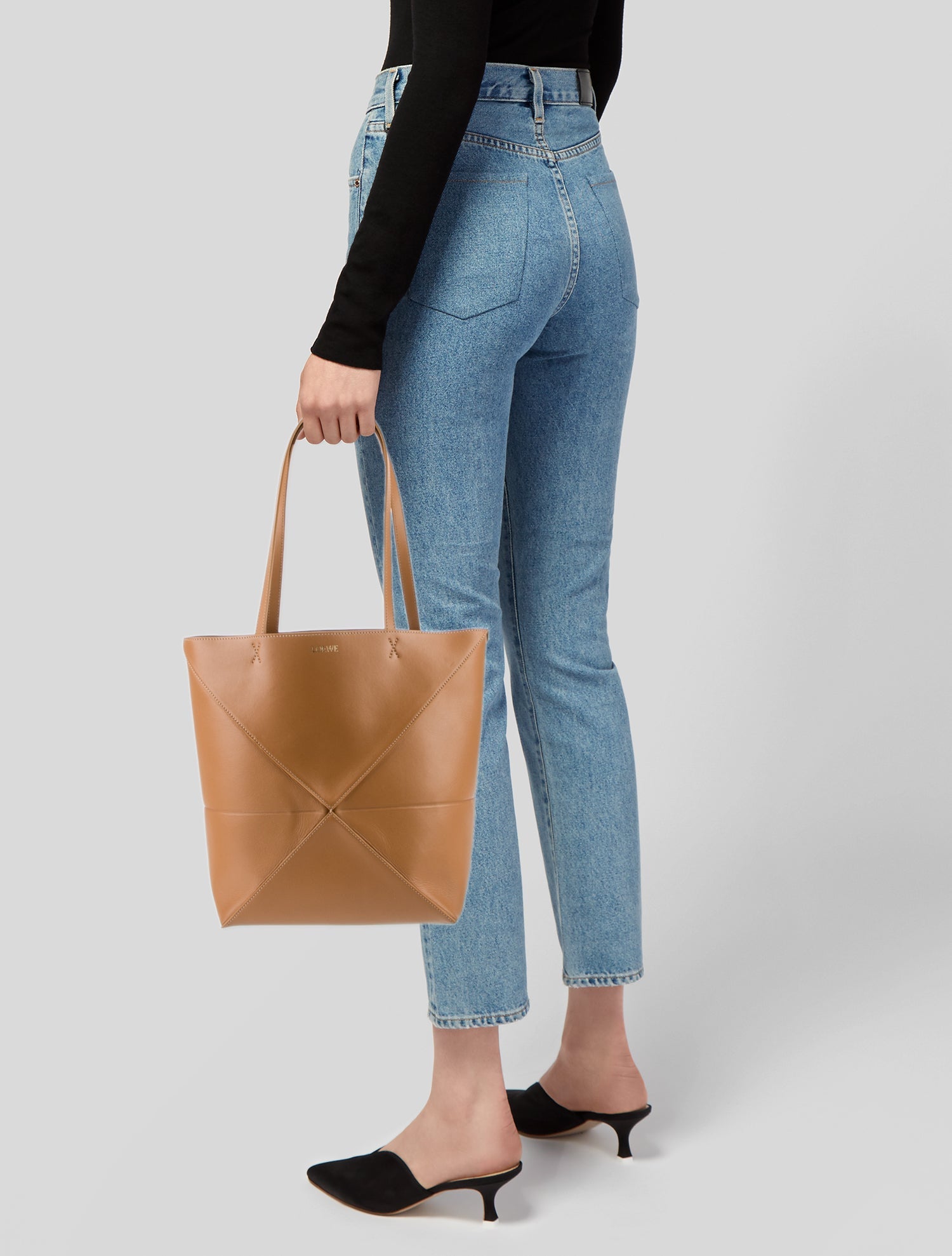 Loewe Leather Puzzle 2023