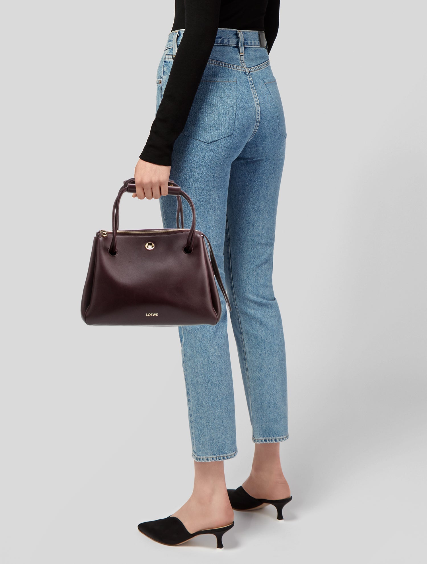 Loewe Leather Madrid Medium 2025