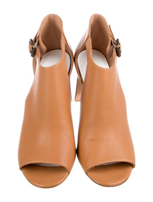 Maison Margiela Leather Cutout Accent T-Strap Pumps