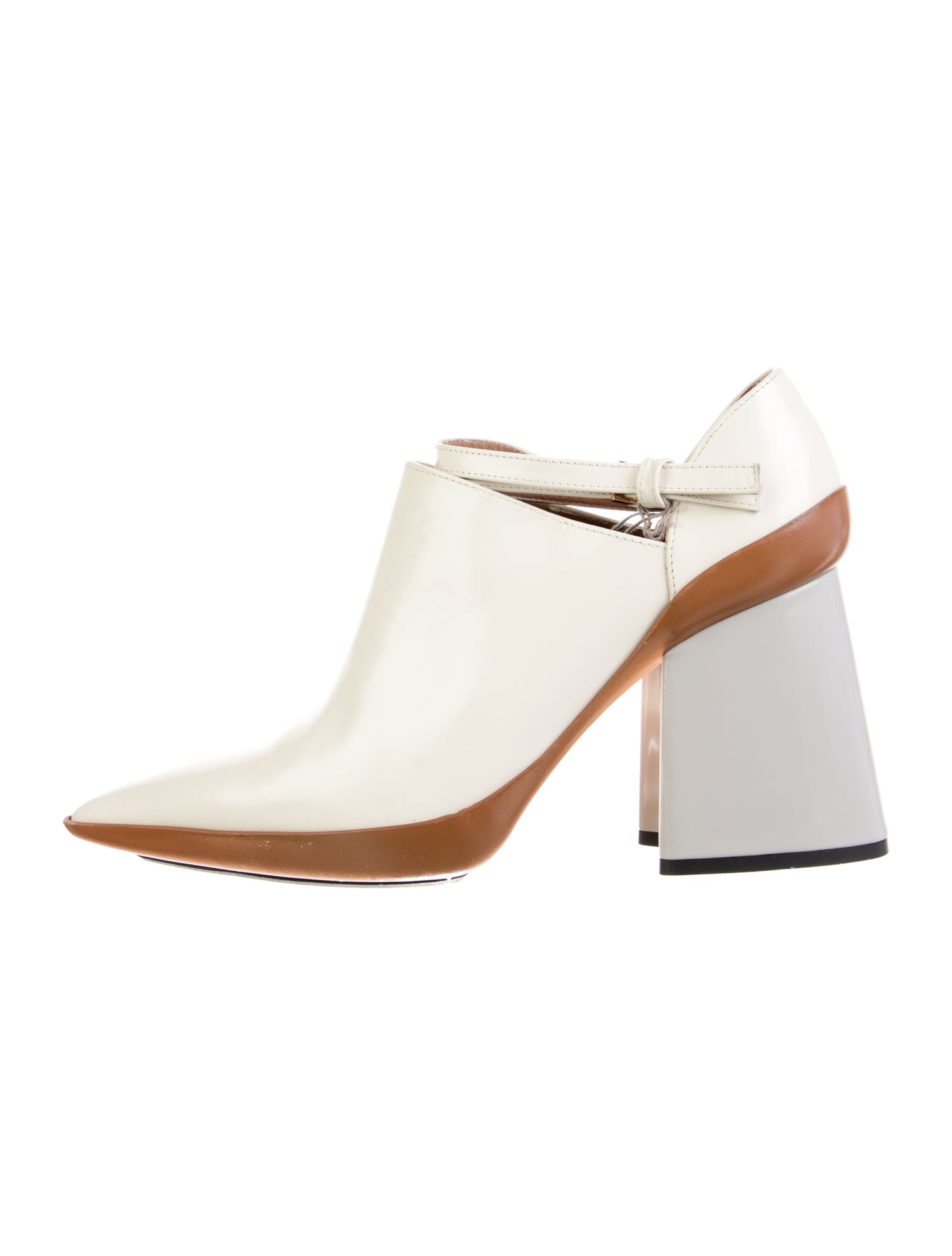 【Arly】マルニ　レザーミュール　シューズ MARNI(マルニ) レザーシューズ ブラック サイズ 40｜【公式