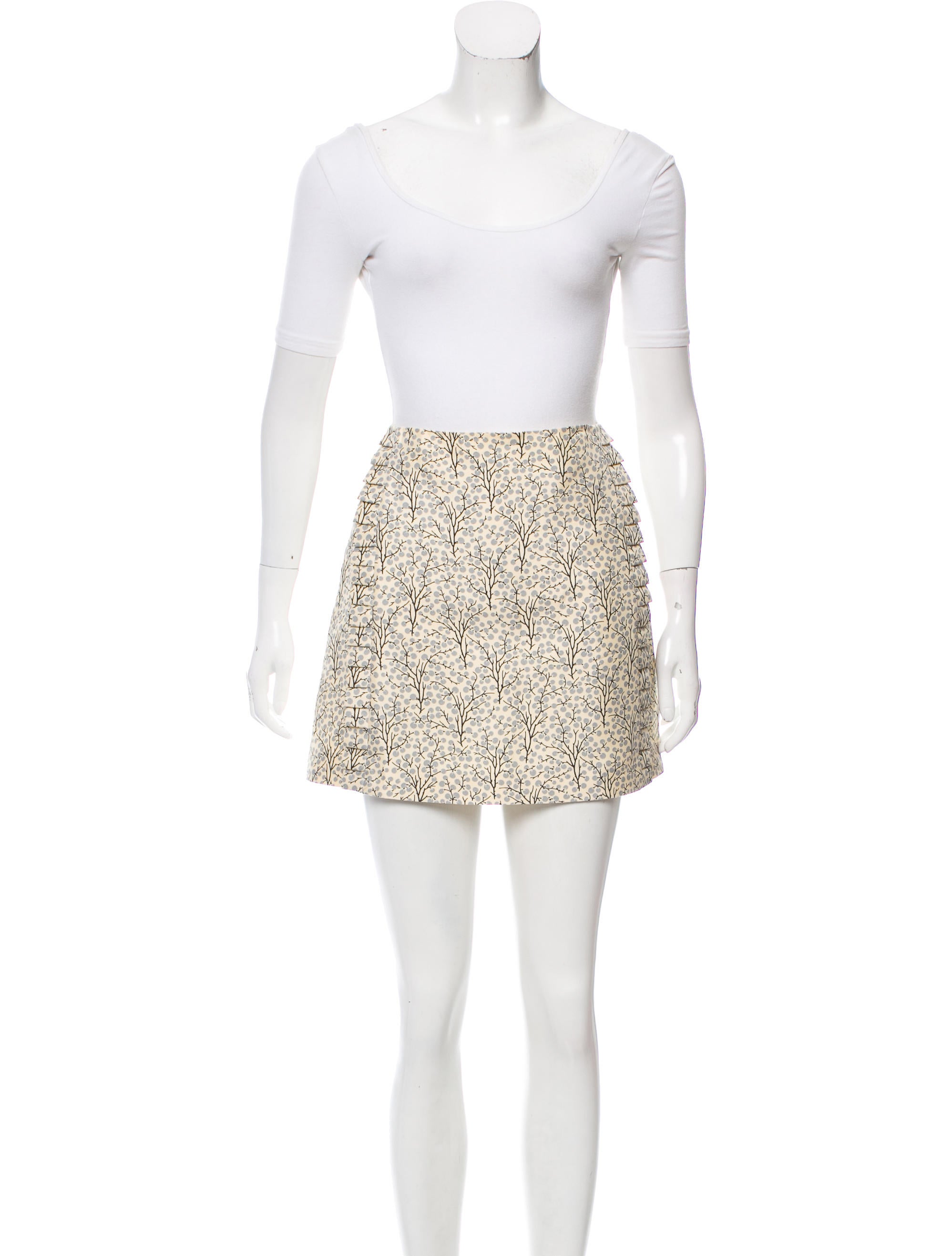 Wholesale Knit Skirt Sets Paisley Knit Skirt Set: Two-piece set in a soft and flowing knit. Faux-wrap with surplice front and flattering side ruching. Faux-wrap with surplice front and flattering side ruching. Sweeping, maxi-length skirt with yoke waist.4/5(9).