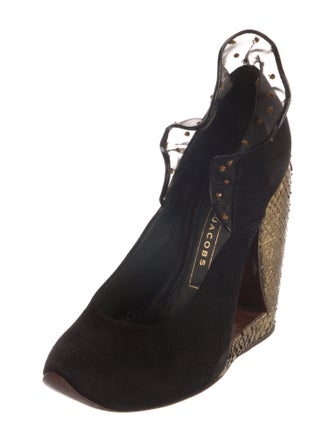 Marc Jacobs Suede Pumps