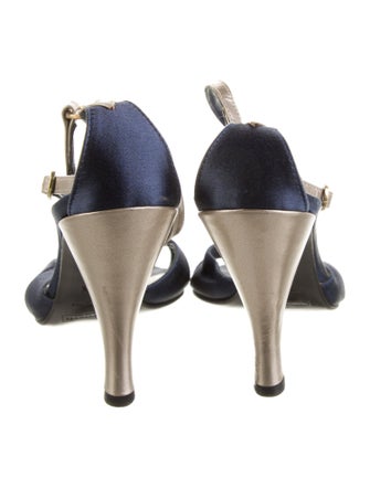 Marc Jacobs T-Strap Sandals