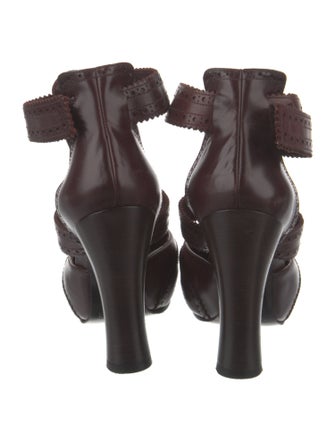 Marc Jacobs Leather T-Strap Pumps