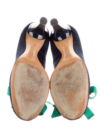 Marc Jacobs Satin Grosgrain Trim Pumps