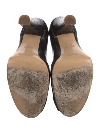 Marc Jacobs Leather Cutout Accent Pumps