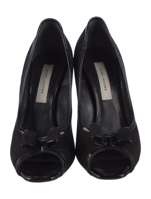 Marc Jacobs Suede Bow Accents Pumps