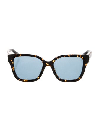 Marc Jacobs Oversize Tinted Sunglasses