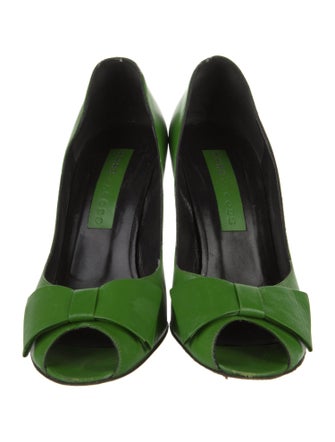 Marc Jacobs Leather Bow Accents Pumps