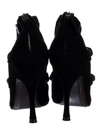 Marc Jacobs Suede Pumps