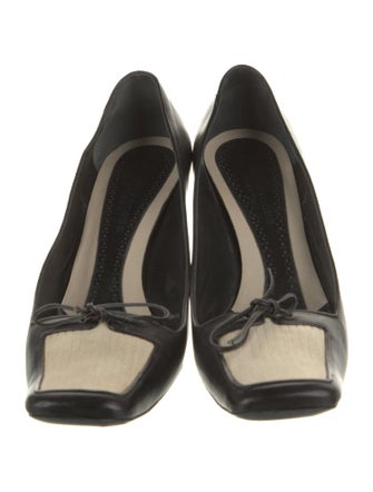 Marc Jacobs Leather Bow Accents Pumps