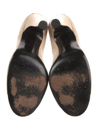 Marc Jacobs Leather Cutout Accent Pumps