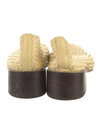 Mari Giudicelli Leather Pumps