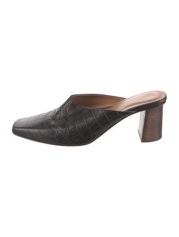 Pre-owned Mari Giudicelli Embossed Leather Mules In Black