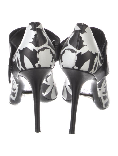 Michael Kors Collection Leather Printed Pumps