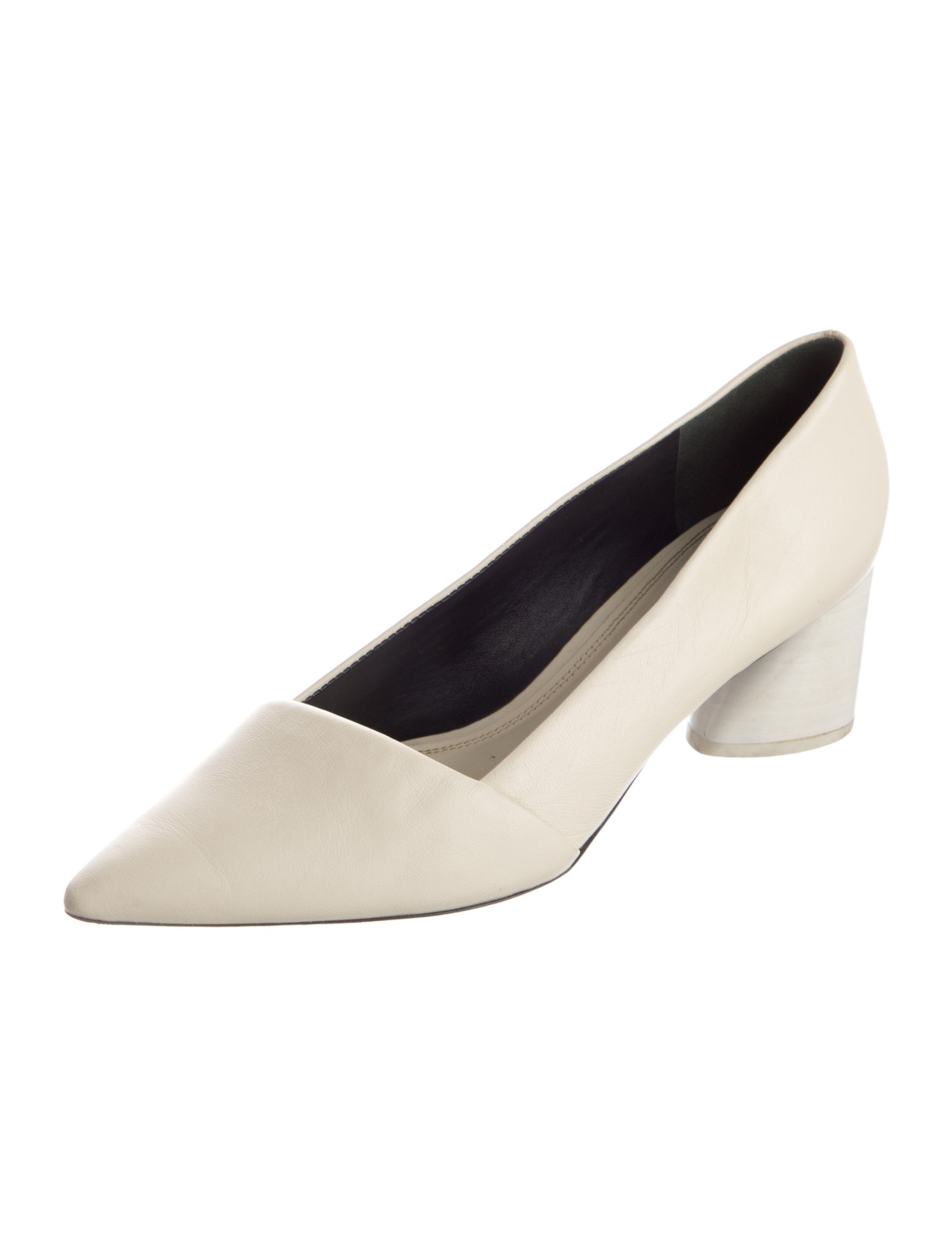 Mercedes Castillo Leather Pumps