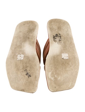 Mercedes Castillo Leather Slides