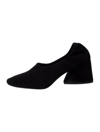Mercedes Castillo Suede Pumps