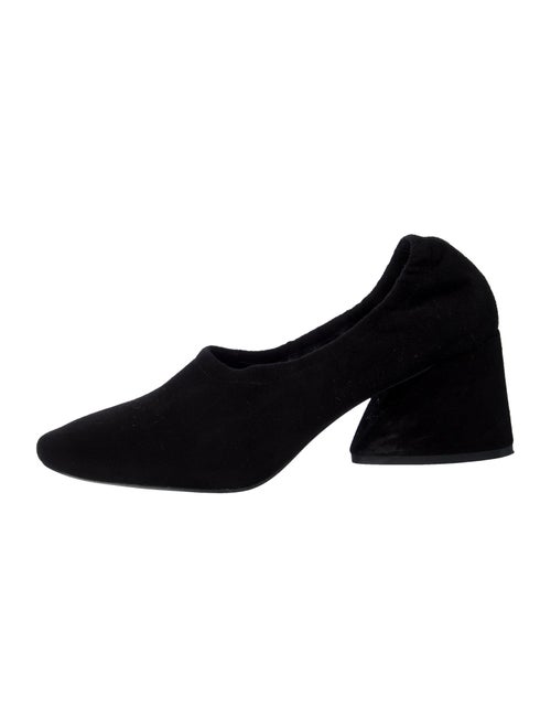 Mercedes Castillo Suede Pumps