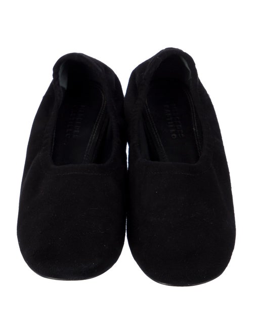 Mercedes Castillo Suede Pumps