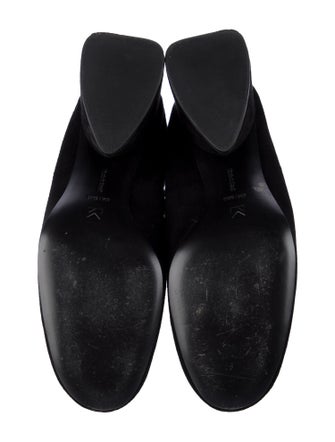 Mercedes Castillo Suede Pumps